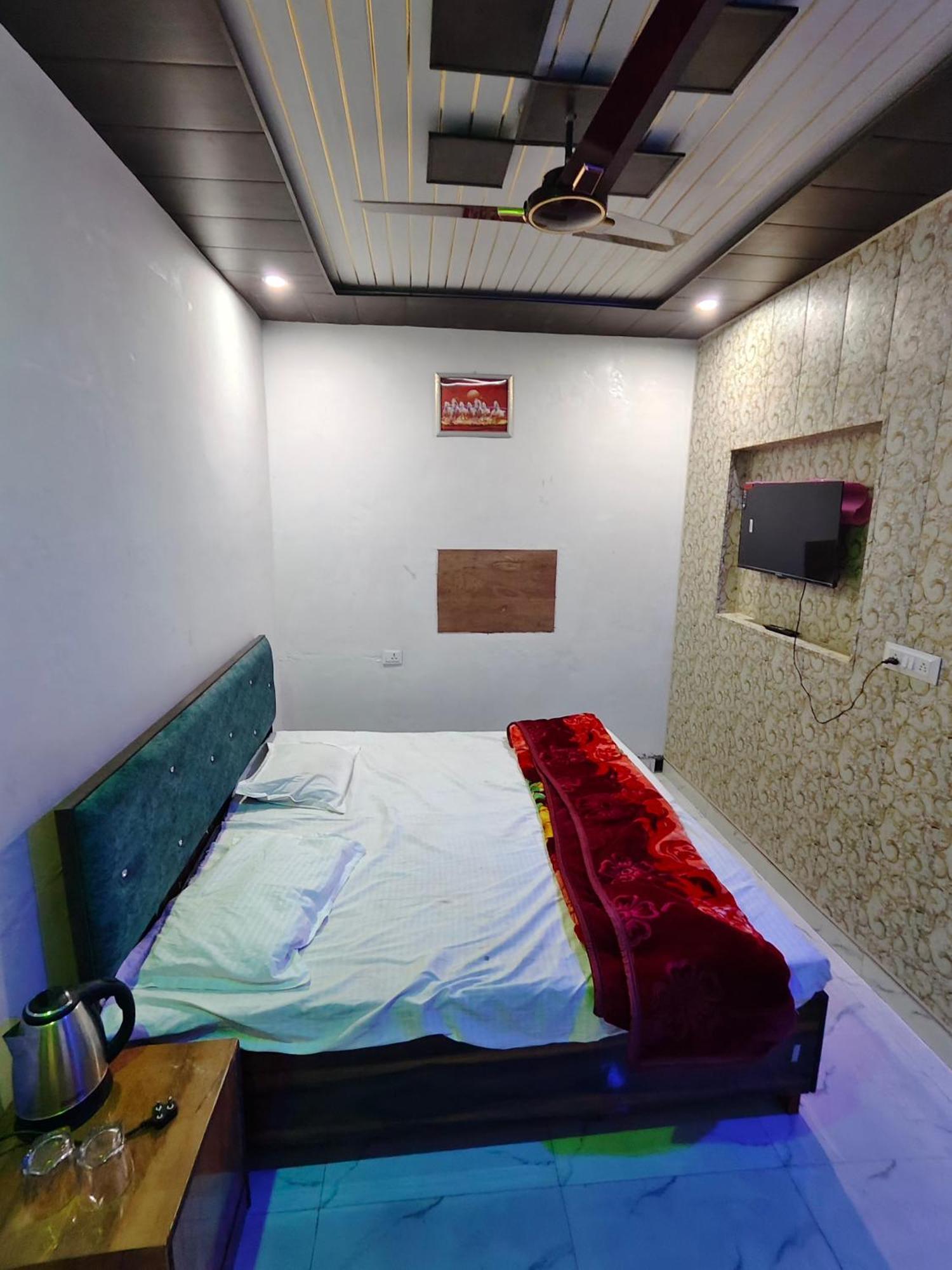 Anjani Garden Hotel And Restaurant Jhusi Exterior photo